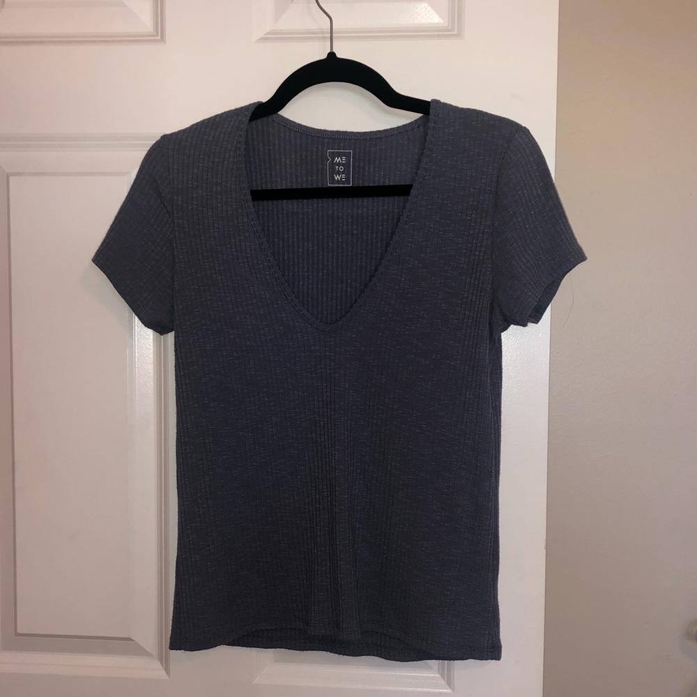 Pacsun slightly cropped vneck